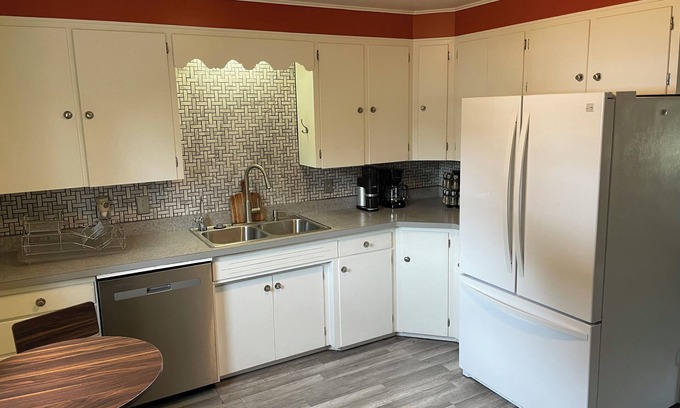 Rapid City House | Charming 3 bedroom house close to Canyon Lake!