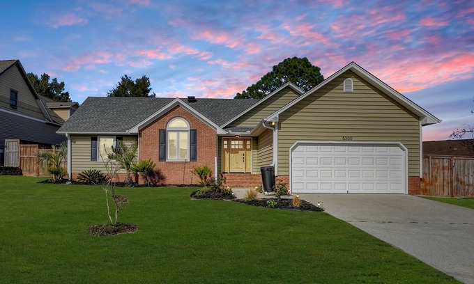 Silver Lake House | Charming 3-bedroom house close to area beachs, the river and downtown