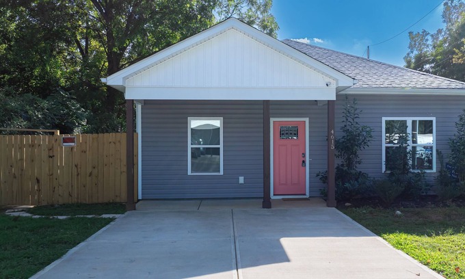 Paw Creek House | Charming 3-bedroom house in terrific Charlotte and close to Uptown