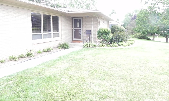 Parchment House | Charming 3-bedroom house with WiFi, AC in pleasant Kalamazoo