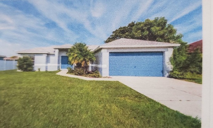 Poinciana House | Charming 3-bedroom house with AC, fitness room in Kissimmee