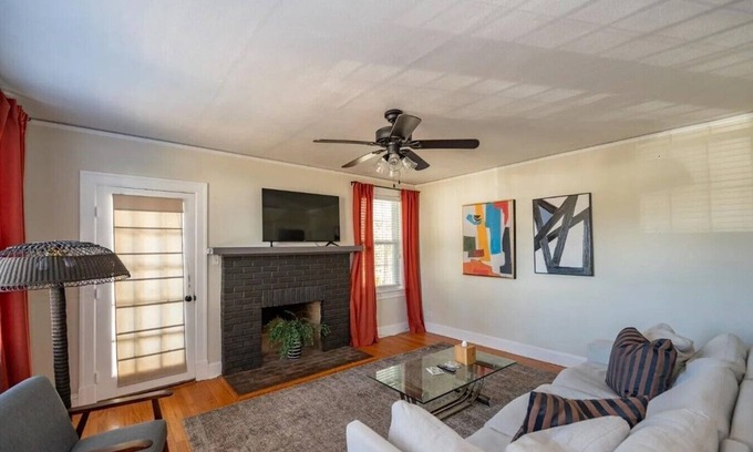 Lynchburg House | Charming 3-bedroom home in a perfect location - 5min to LU