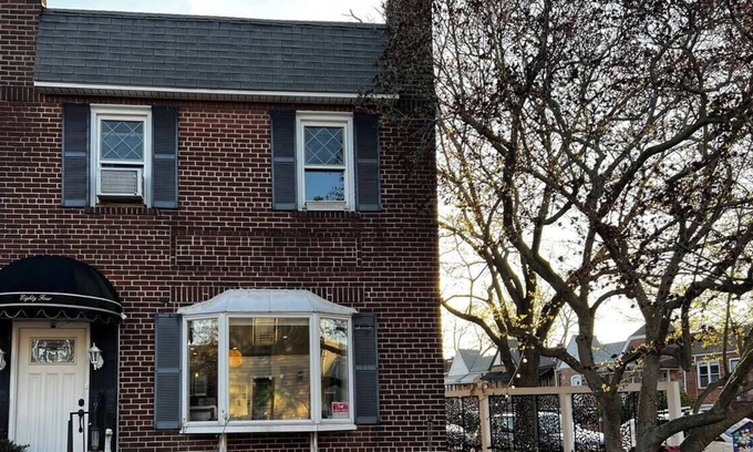 Kensington House | Charming 3-bedroom house with patio and parking!