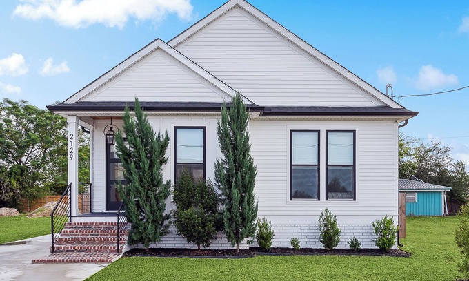 Arabi House | Charming 3-bedroom house with AC and WiFi in Arabi