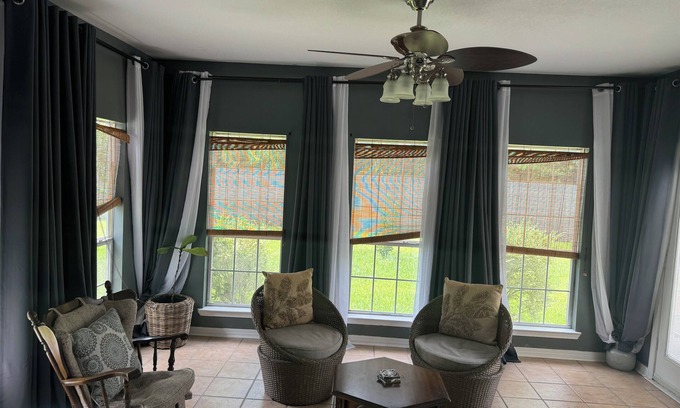 St. Martin House | Charming 3-bedroom house with EV Charger and FREE WiFi+ in Biloxi Ocean Springs