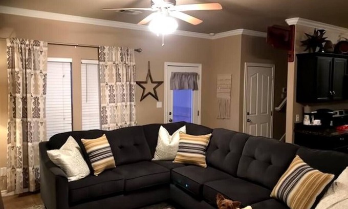 Odessa House | Charming 3-bedroom townhome with WiFi, AC in pleasant Odessa