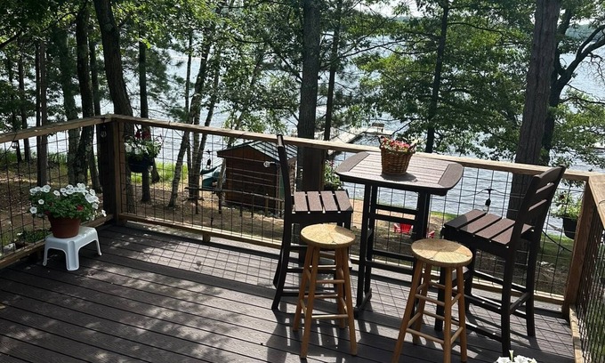Eagle River Cabin | Charming 3-bedroom cabin with WiFi, AC in lovely Eagle River sleeps 8 people.
