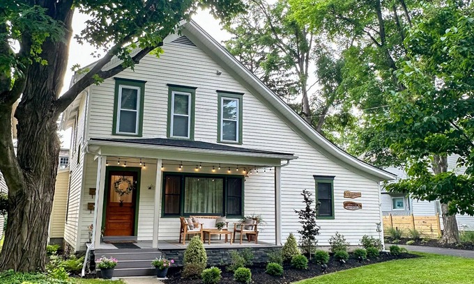 East Aurora House | Charming 3-Bedroom 1.5 Bath East Aurora Village Home walk to Roycroft & Main St