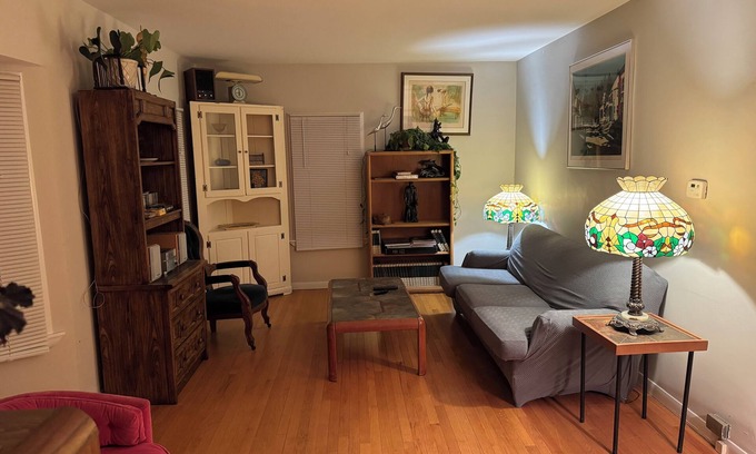 Lake Zurich House | Charming 3-bedroom house in Lake Zurich with AC, fitness room, WiFi