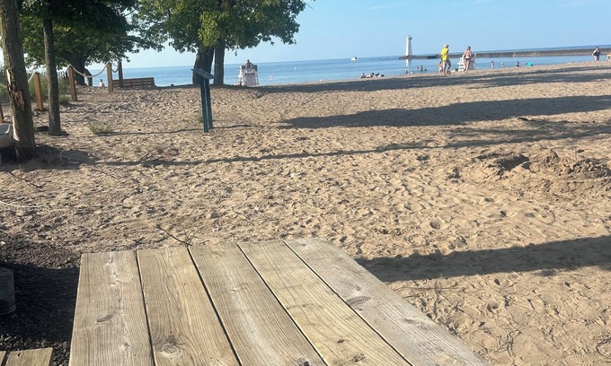 Sodus Point Cottage | Charming 3-bedroom BEACHFRONT cottage with WiFi and AC in enchanting Sodus Point