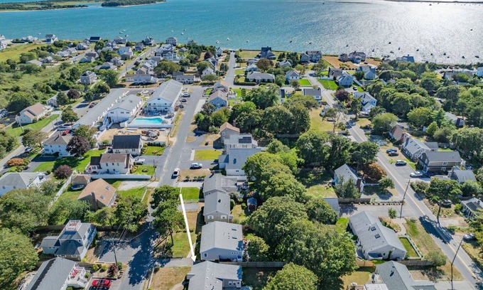 West Yarmouth Cottage | Charming 3-BR Cape Cod Cottage, 0.2 mi from Lewis Bay Beach with Sunroom & Patio Grill