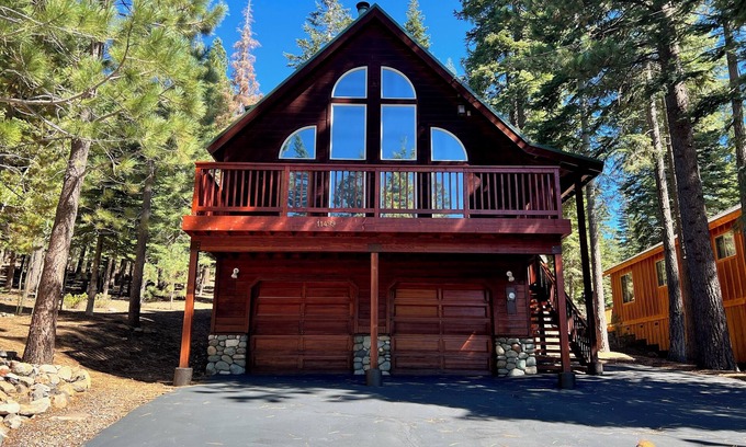 Truckee Cabin | Charming 3-BR Chalet in Tahoe Donner