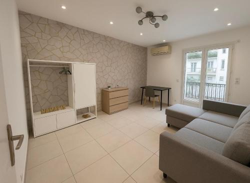 La Californie Apartment | Charming 3 rooms 2 minutes from the beach and tram
