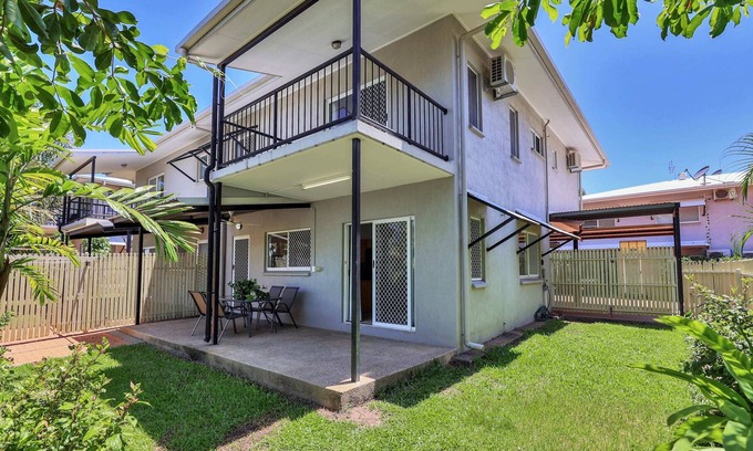 The Gardens House | Charming 3BR Retreat in Central Location of Darwin