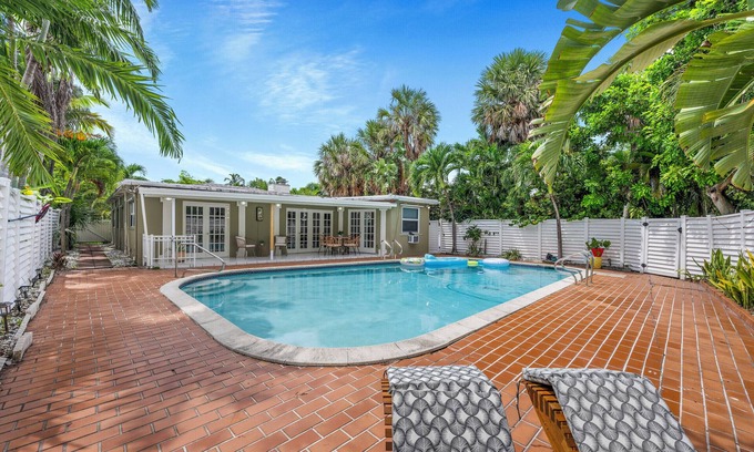 Birch Park Finger Streets House | Charming 4-bedroom house with AC and WiFi in lovely Fort Lauderdale