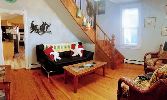 Issue Cottage | Charming 4-bedroom, 2-bath cottage, dog friendly, AC, WiFi, 1 block to beach