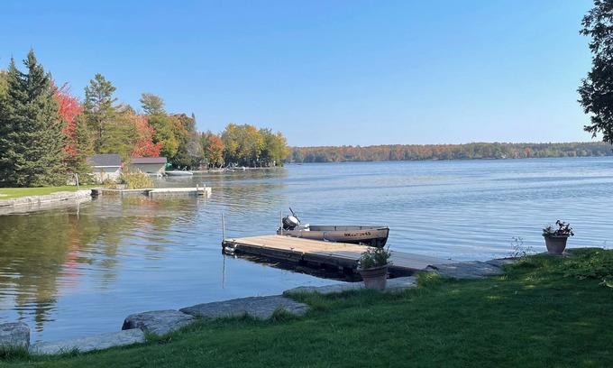 Buckhorn Cottage | Charming 4-bedroom cottage in beautiful Buckhorn with AC