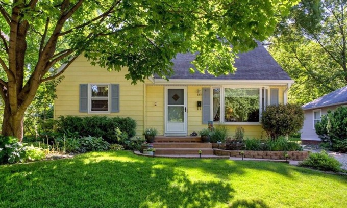 North of Grand House | Charming 4 Bedroom Home With Beautiful Backyard