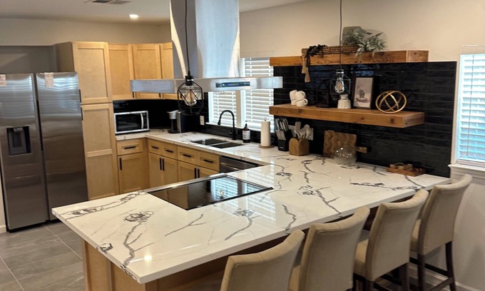 Sharpstown House | Charming 4-bedroom house with WiFi and AC in enchanting Houston