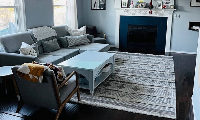 Bellevue House | Charming 4-bedroom in lovely Green Bay! 12 minutes from the NFL Draft!