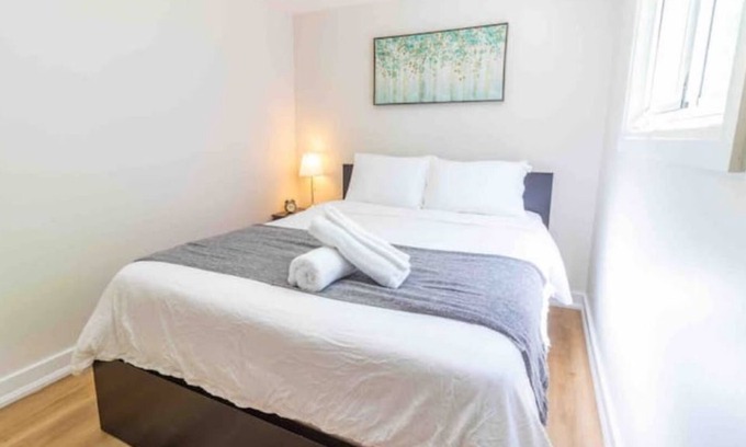 London House | Charming 4BR Home w/ Large Backyard