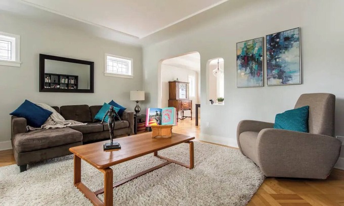 Kensington-Cedar Cottage House | Charming 5BR/3BA home in Vancouver: family friendly and up to 10 guests