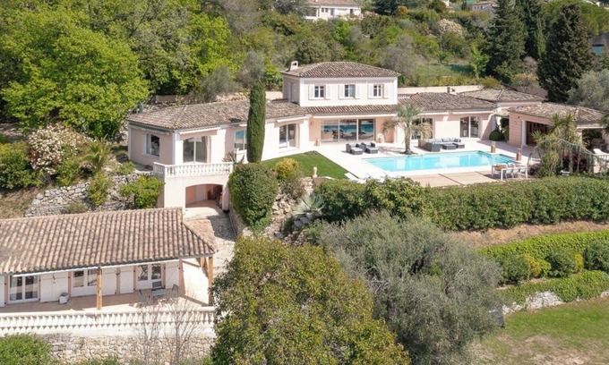 Mouans-Sartoux Villa | Charming 6-bedroom villa