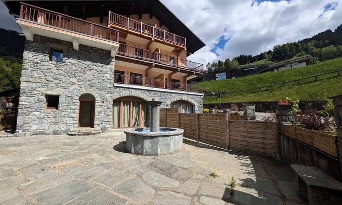 Areches Apartment | Charming 6-person apartment with sunny terrace at the foot of the slopes
