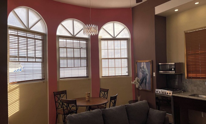 Basseterre Bed & Breakfast | Charming 7-bedroom B&B with AC and WiFi in Basseterre, KN