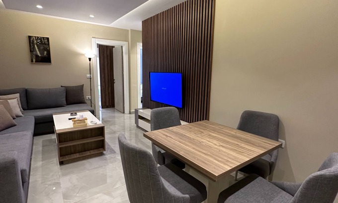 Al Swaifyeh Apartment | Charming Amman Apartment with Garden and Balcony