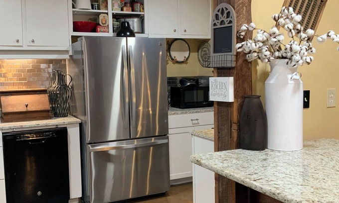 Jackson House | Charming and beautiful 4-bedroom house with AC and WiFi in fabulous Jackson