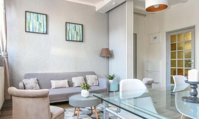 Bethune Apartment | Charming and calm flat with parking at the heart of Béthune - Welkeys