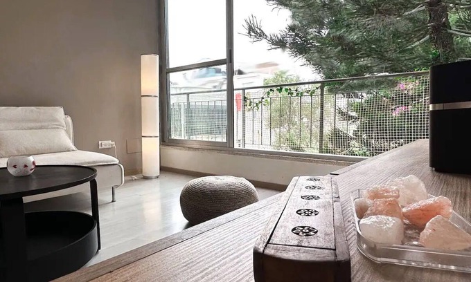 Old North Apartment | Charming and Spacious 1BR Park View Apartment