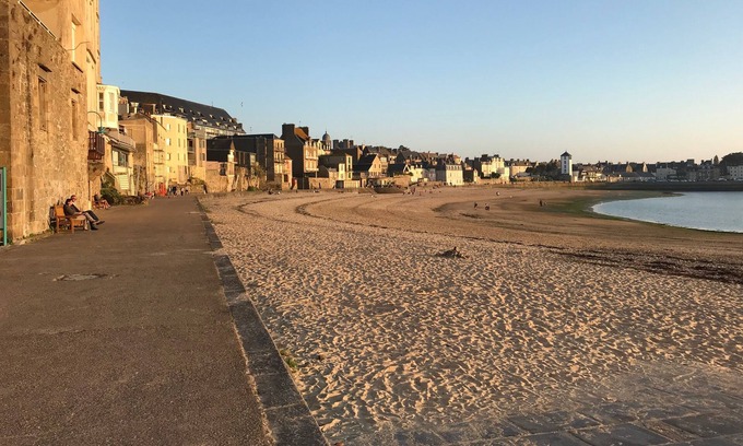 Saint-Servan Apartment | Charming and spacious 3-room apartment, ideal for a family, conveniently located in Saint Servan.