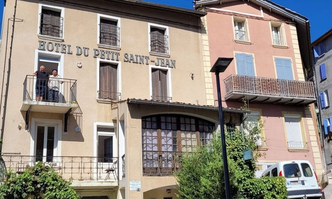 Digne-les-Bains Apartment | Charming Apartment - 2 bedrooms - City views - Garage