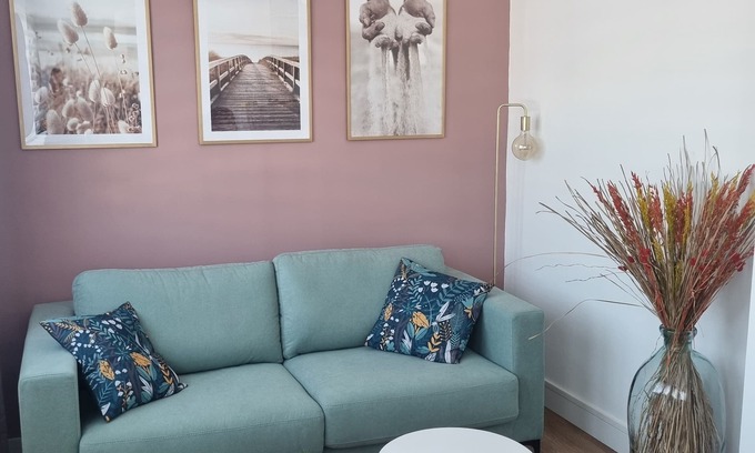 Calais City Center Apartment | Charming apartment at the foot of the Calais lighthouse