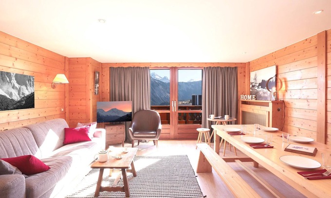Courchevel Apartment | Charming Apartment in Courchevel with Parking and Wifi, Ski-in/Ski-out, Sleeps 6