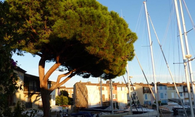 Port Grimaud Apartment | Charming apartment overlooking the lake city