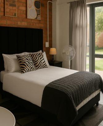 Downtown Johannesburg Apartment | Charming apartment With Private Balcony