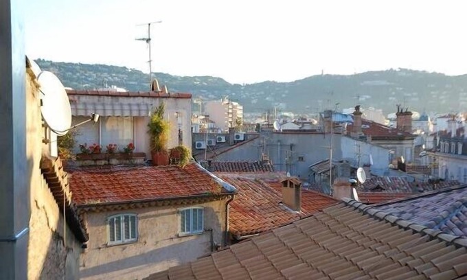 Le Suquet Apartment | Charming apartment with lovely view and balcony in Le Suquet