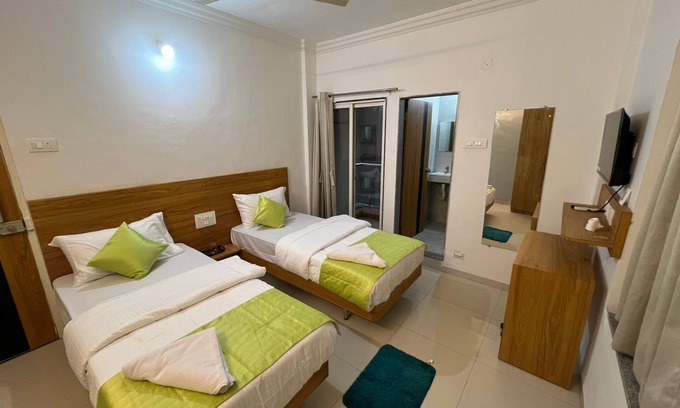 Kharadi House | Charming Appartment with 2 bedrooms and WiFi, AC in enjoyable Pune