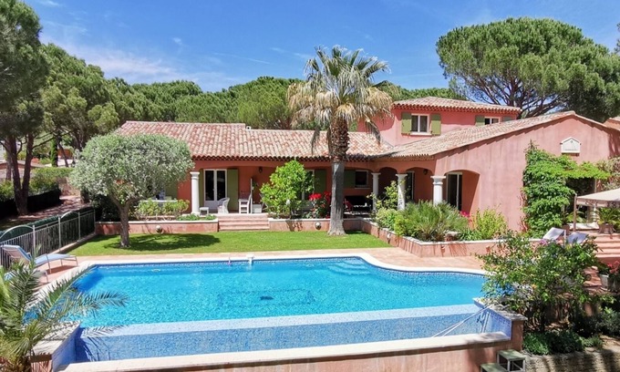 Grimaud Apartment | Charming Apt. in a villa ideally located in a pine woods near the sea