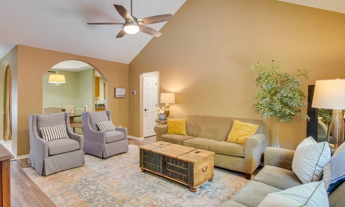 Fayetteville House | Charming Arkansas Retreat w/Deck, Near Downtown!