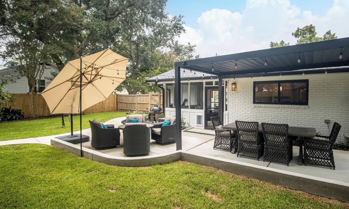 Long Beach Cottage | Charming Beach Cottage - near beaches - sleeps 7