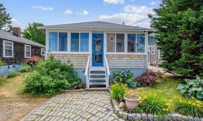 Brewster Cottage | Charming Beach Cottage steps from Brewster Flats Cape Cod Bay
