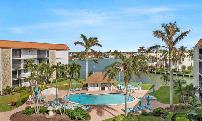 Moorings Condo | Charming Bordeaux Club Condo-panoramic Gulf views in The Moorings, Naples