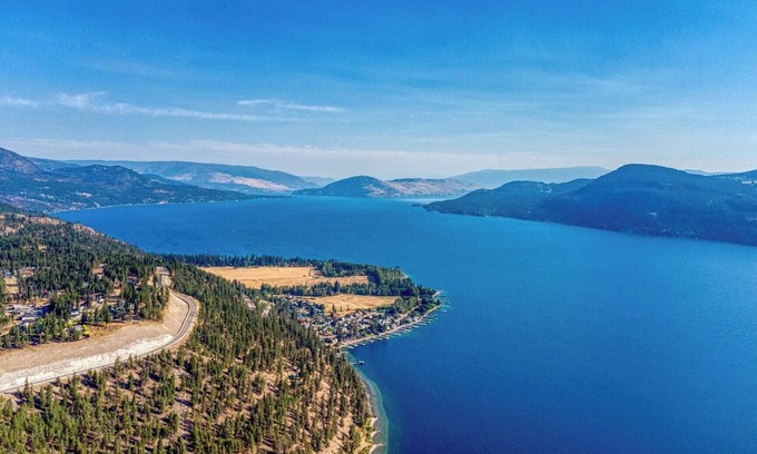 Central Okanagan Cottage | Charming Boutique Cottage with Amazing Lake View