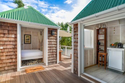 Morne Criquet House | Charming Bungalow in Saint Barthélemy with Shared Pool.