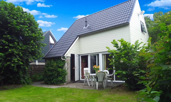 Anjum House | Charming Bungalow in Oostmahorn, Netherlands - Perfect for Nature Lovers