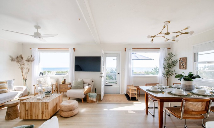 Town of East Hampton House | Charming Bungalow on the Bay